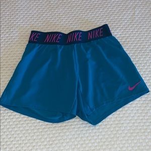 Girls Nike Dri-Fit shorts size L